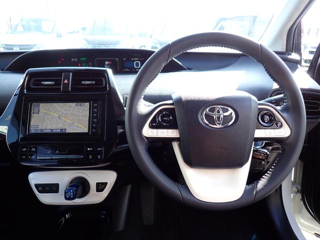 プリウス Ｓセーフティプラス　純正メモリーナビ　フルセグＴＶ　Ｂｌｕｅｔｏｏｔｈ　Ｂカメラ　ＥＴＣ　スマートキー　オートＡＣ　クルコン　トヨタセーフティーセンス　ＬＥＤライト　フォグ　純正ＡＷ（16枚目）