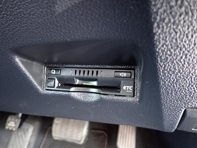 プリウス Ｓセーフティプラス　純正メモリーナビ　フルセグＴＶ　Ｂｌｕｅｔｏｏｔｈ　Ｂカメラ　ＥＴＣ　スマートキー　オートＡＣ　クルコン　トヨタセーフティーセンス　ＬＥＤライト　フォグ　純正ＡＷ（19枚目）