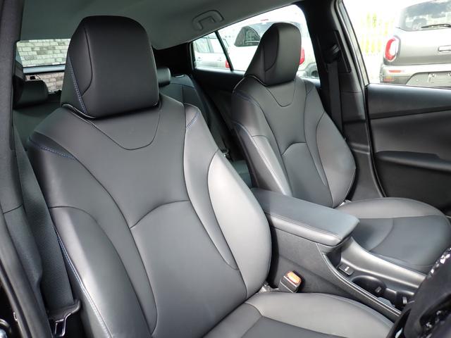 プリウス Ｓツーリングセレクション　後期型　フルエアロ　純正メモリーナビＴＶ　Ｂｌｕｅｔｏｏｔｈ　Ｂカメラ　ＥＴＣ　スマートキー　オートＡＣ　クルコン　トヨタセーフティーセンス　ＬＥＤライト　純正ＡＷ（13枚目）