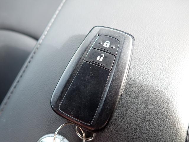 プリウス Ｓツーリングセレクション　後期型　フルエアロ　純正メモリーナビＴＶ　Ｂｌｕｅｔｏｏｔｈ　Ｂカメラ　ＥＴＣ　スマートキー　オートＡＣ　クルコン　トヨタセーフティーセンス　ＬＥＤライト　純正ＡＷ（26枚目）