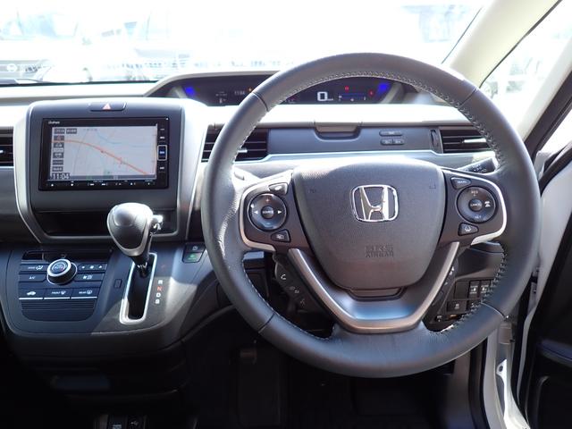 フリード G・ホンダセンシング 後期型 メモリーナビ Bluetooth ETC 両側自動ドア ホンダセンシング Sパッケージ スマートキー オートAC クルコン LEDライト 純正アルミ 7人乗り(16枚目)
