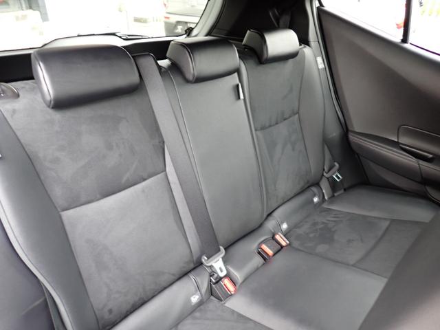 アクア ＧＲスポーツ　純正１０．５型ディスプレイオーディオ　Ｂｌｕｅｔｏｏｔｈ　全方位カメラ　トヨタセーフティーセンス　スマートキー　オートＡＣ　シートヒーター　クルコン　ＬＥＤライト　フォグ　純正アルミ（14枚目）