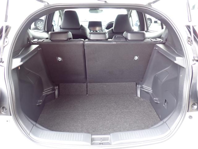 アクア ＧＲスポーツ　純正１０．５型ディスプレイオーディオ　Ｂｌｕｅｔｏｏｔｈ　全方位カメラ　トヨタセーフティーセンス　スマートキー　オートＡＣ　シートヒーター　クルコン　ＬＥＤライト　フォグ　純正アルミ（15枚目）