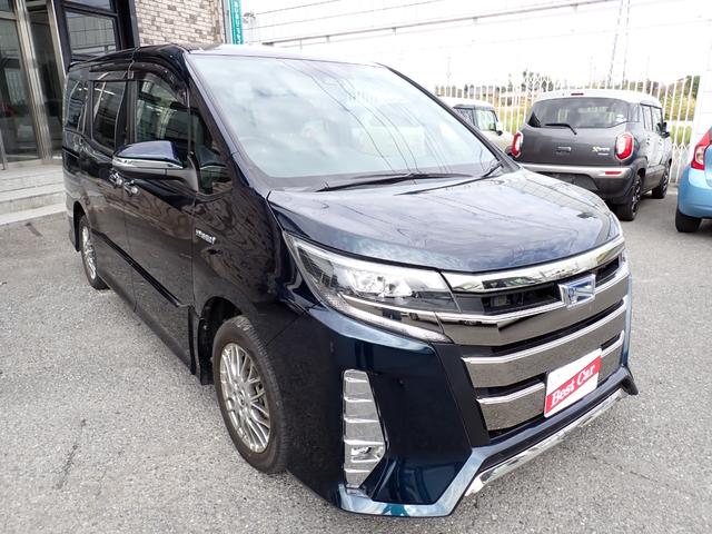 ノア ハイブリッドＳｉ　ダブルバイビー　後期型　純正９インチメモリーナビＴＶ　Ｂｌｕｅｔｏｏｔｈ　Ｂカメラ　両側自動ドア　スマートキー　シートヒーター　セーフティーセンス　クルコン　ＬＥＤライト　純正アルミ　７人乗り（7枚目）