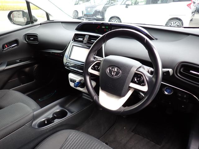 プリウス Ｓセーフティプラス　フルエアロ　純正メモリーナビ　フルセグＴＶ　Ｂｌｕｅｔｏｏｔｈ　Ｂカメラ　ＥＴＣ　スマートキー　オートＡＣ　クルコン　トヨタセーフティーセンス　コーナーセンサー　ＬＥＤライト　純正ＡＷ（12枚目）