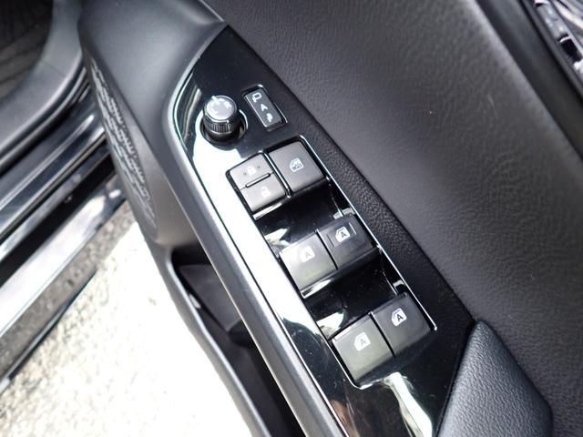 プリウス Ｓセーフティプラス　フルエアロ　純正メモリーナビ　フルセグＴＶ　Ｂｌｕｅｔｏｏｔｈ　Ｂカメラ　ＥＴＣ　スマートキー　オートＡＣ　クルコン　トヨタセーフティーセンス　コーナーセンサー　ＬＥＤライト　純正ＡＷ（24枚目）