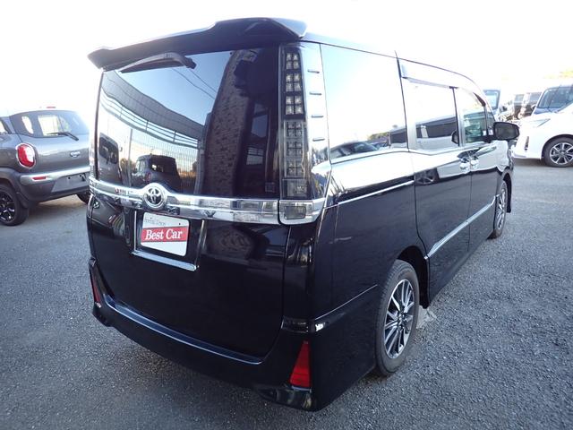 ヴォクシー ＺＳ　煌ＩＩ　アルパイン１１インチナビ　フルセグＴＶ　フリップダウンモニター　Ｂｌｕｅｔｏｏｔｈ　Ｂカメラ　ＥＴＣ　両側自動ドア　スマートキー　クルコン　トヨタセーフティーセンス　ＬＥＤライト　純正アルミ　７人乗り（5枚目）