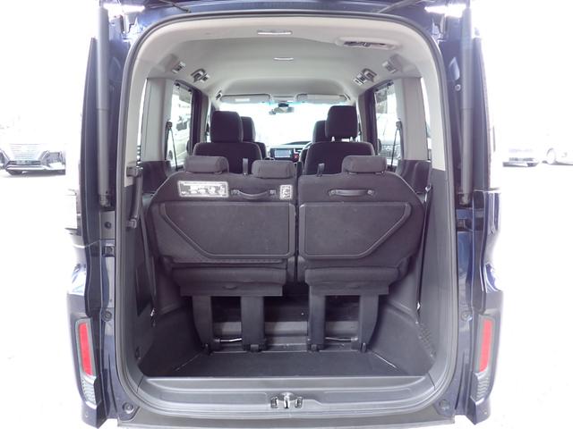 ステップワゴンスパーダ スパーダハイブリッド　Ｇ　ホンダセンシング　純正メモリーナビ　フルセグＴＶ　Ｂｌｕｅｔｏｏｔｈ　ＥＴＣ　両側自動ドア　スマートキー　オートＡＣ　クルコン　ホンダセンシング　ＬＥＤライト　純正アルミ　７人乗り（16枚目）