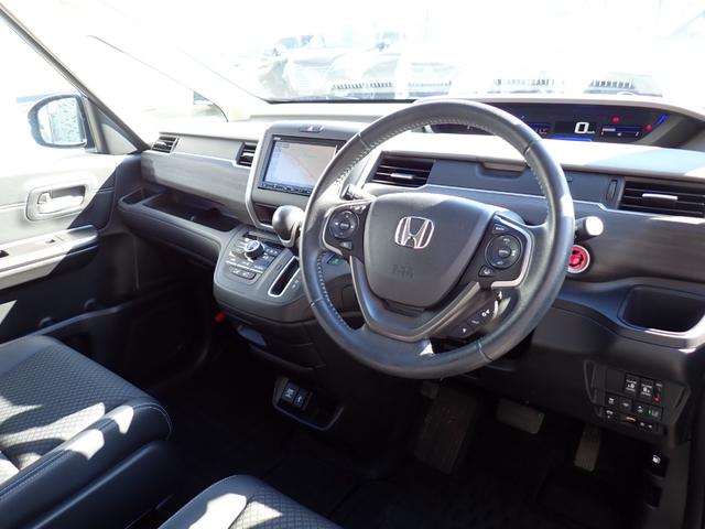 フリード Ｇ・ホンダセンシング　後期型　純正メモリーナビ　フルセグＴＶ　Ｂｌｕｅｔｏｏｔｈ　ＥＴＣ　両側自動ドア　ホンダセンシング　バックカメラ　Ｓ・Ｃパッケージ　スマートキー　ＬＥＤライト　フォグライト　純正アルミ　７人乗り（12枚目）