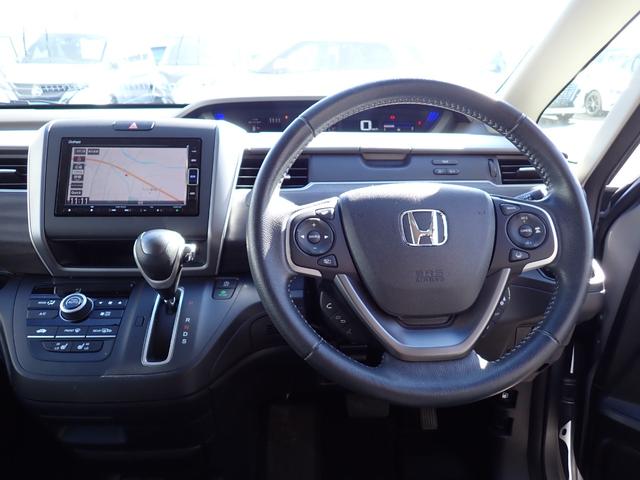 フリード Ｇ・ホンダセンシング　後期型　純正メモリーナビ　フルセグＴＶ　Ｂｌｕｅｔｏｏｔｈ　ＥＴＣ　両側自動ドア　ホンダセンシング　バックカメラ　Ｓ・Ｃパッケージ　スマートキー　ＬＥＤライト　フォグライト　純正アルミ　７人乗り（17枚目）