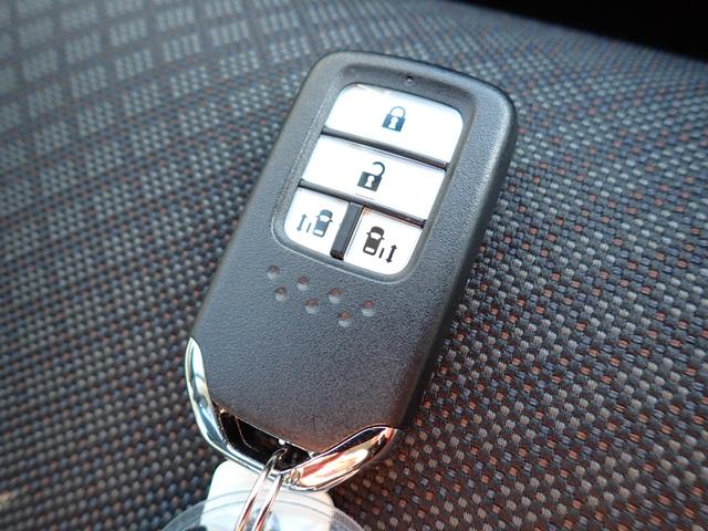 フリード Ｇ・ホンダセンシング　後期型　純正メモリーナビ　フルセグＴＶ　Ｂｌｕｅｔｏｏｔｈ　ＥＴＣ　両側自動ドア　ホンダセンシング　バックカメラ　Ｓ・Ｃパッケージ　スマートキー　ＬＥＤライト　フォグライト　純正アルミ　７人乗り（28枚目）