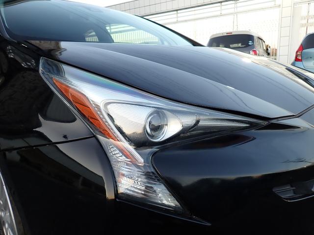 プリウス Ｓセーフティプラス　純正メモリーナビＴＶ　Ｂｌｕｅｔｏｏｔｈ　バックカメラ　スマートキー　オートエアコン　クルコン　トヨタセーフティーセンス　ＬＥＤライト　フォグ　純正アルミ　ドアバイザー（8枚目）