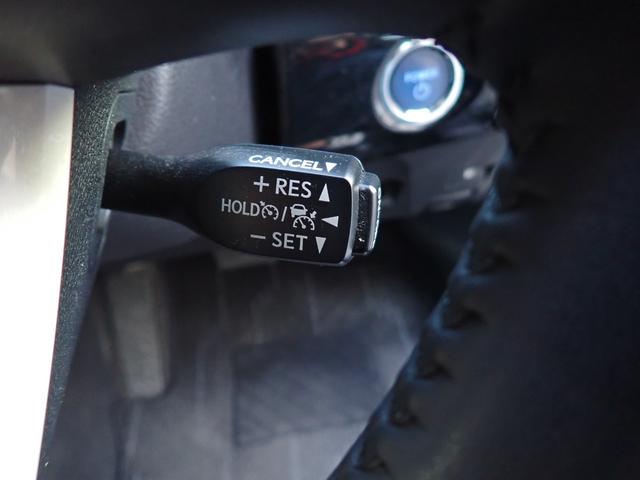 プリウス Ｓセーフティプラス　純正メモリーナビＴＶ　Ｂｌｕｅｔｏｏｔｈ　バックカメラ　スマートキー　オートエアコン　クルコン　トヨタセーフティーセンス　ＬＥＤライト　フォグ　純正アルミ　ドアバイザー（18枚目）