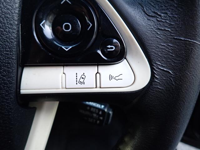 プリウス Ｓセーフティプラス　純正メモリーナビＴＶ　Ｂｌｕｅｔｏｏｔｈ　バックカメラ　スマートキー　オートエアコン　クルコン　トヨタセーフティーセンス　ＬＥＤライト　フォグ　純正アルミ　ドアバイザー（21枚目）