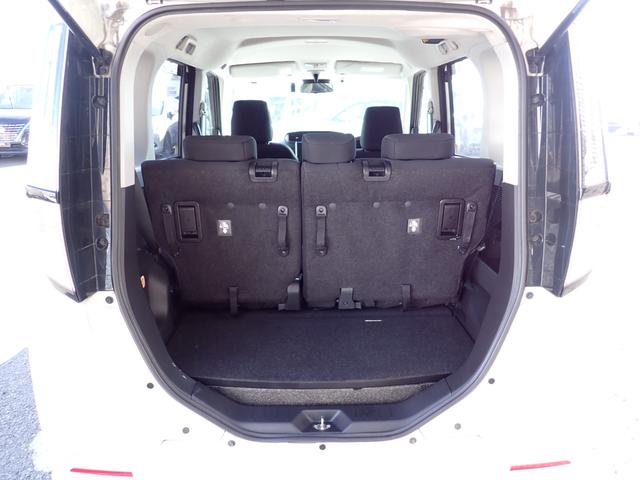 ルーミー カスタムＧ　後期型　純正メモリーナビＴＶ　Ｂｌｕｅｔｏｏｔｈ　全方位カメラ　ＥＴＣ　両側自動ドア　スマートキー　オートＡＣ　クルコン　スマートアシストＩＩＩ　シートヒーター　ＬＥＤライト　フォグ　純正ＡＷ（15枚目）