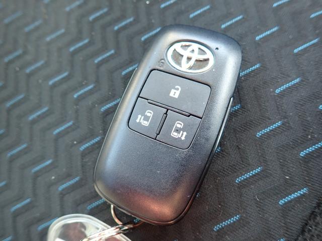 ルーミー カスタムＧ　後期型　純正メモリーナビＴＶ　Ｂｌｕｅｔｏｏｔｈ　全方位カメラ　ＥＴＣ　両側自動ドア　スマートキー　オートＡＣ　クルコン　スマートアシストＩＩＩ　シートヒーター　ＬＥＤライト　フォグ　純正ＡＷ（25枚目）