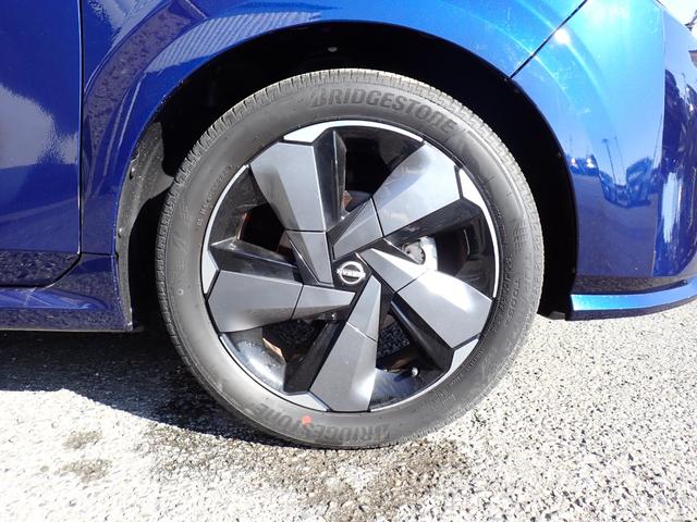 オーラ Ｇ　ＦＯＵＲ　４ＷＤ　純正９インチメモリーナビＴＶ　プロパイロット　ＢＯＳＥサウンド　Ｂｌｕｅｔｏｏｔｈ　全方位カメラ　インテリキー　オートＡＣ　エマージェンシーブレーキ　シートヒーター　ＬＥＤライト　純正アルミ（9枚目）