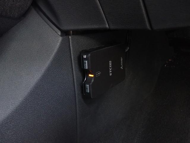 オーラ G レザーエディション 純正9インチメモリーナビTV Bluetooth ETC インテリキー 全方位カメラ オートAC エマージェンシーブレーキ レザーシート LEDライト フォグ 純正アルミ(19枚目)