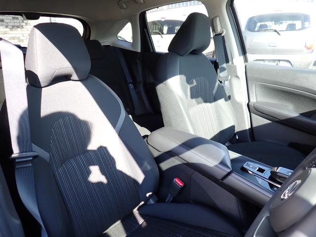 ノート Ｘ　ＦＯＵＲ　現行型　４ＷＤ　純正９インチメモリーナビ　フルセグＴＶ　Ｂｌｕｅｔｏｏｔｈ　アラウンドビューモニター　インテリキー　オートエアコン　エマージェンシーブレーキ　ＬＥＤライト　フォグ　純正アルミ（13枚目）