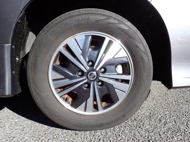 セレナ ｅ－パワー　ハイウェイスターＶ　後期型　純正１０インチメモリーナビＴＶ　Ｂｌｕｅｔｏｏｔｈ　フリップダウンモニター　全方位カメラ　両側自動ドア　インテリキー　オートＡＣ　クルコン　プロパイロット　ＬＥＤライト　フォグ　純正アルミ（10枚目）