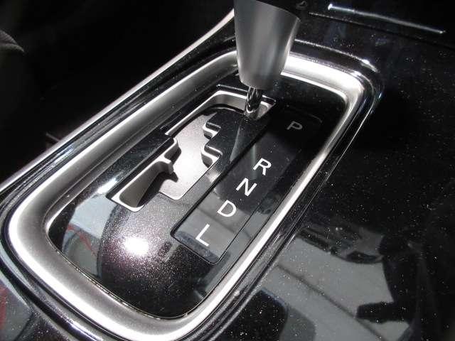 アウトランダー ２４Ｇプラスパッケージ　後期１オナ純正ナビ地デジ全周囲カメラｒｏｃｋＦｏｒｄ電動ＲゲートＰＣＳＢ／ＬＫＡ／ＢＳＭ／ＡＨＢ付ＬＥＤ純正１８ＡＷ（21枚目）
