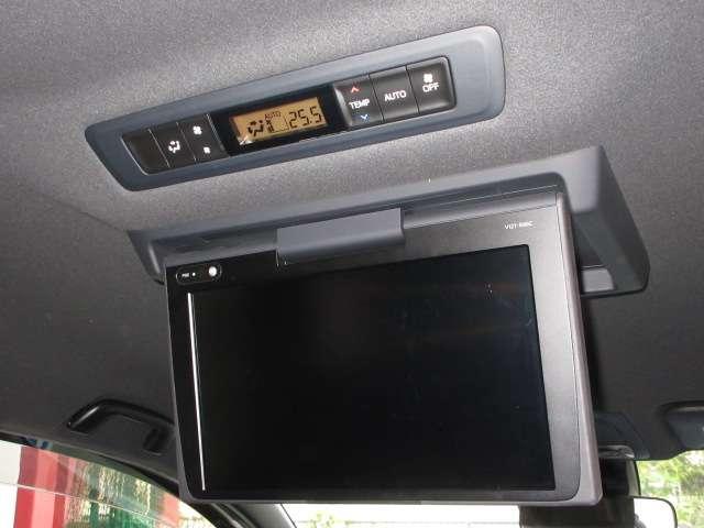 ヴォクシー ＺＳ　純正１０型ナビ／１２．１型フリップ地デジＢカメラＴＯＹＯＴＡセーフティＰＣＳ／ＬＤＡ／ＡＨＢ／クルコン両側電動ドア前方ドラレコ純正１６ＡＷ（3枚目）