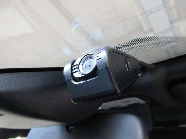 ヴォクシー ＺＳ　純正１０型ナビ／１２．１型フリップ地デジＢカメラＴＯＹＯＴＡセーフティＰＣＳ／ＬＤＡ／ＡＨＢ／クルコン両側電動ドア前方ドラレコ純正１６ＡＷ（12枚目）