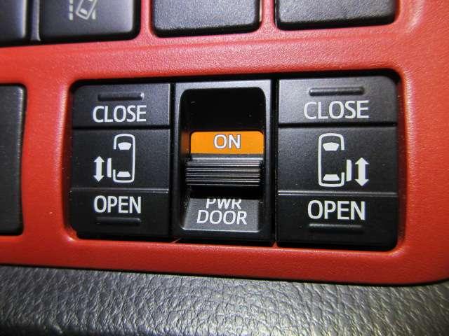 ヴォクシー ＺＳ　純正１０型ナビ／１２．１型フリップ地デジＢカメラＴＯＹＯＴＡセーフティＰＣＳ／ＬＤＡ／ＡＨＢ／クルコン両側電動ドア前方ドラレコ純正１６ＡＷ（16枚目）