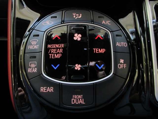 ヴォクシー ＺＳ　純正１０型ナビ／１２．１型フリップ地デジＢカメラＴＯＹＯＴＡセーフティＰＣＳ／ＬＤＡ／ＡＨＢ／クルコン両側電動ドア前方ドラレコ純正１６ＡＷ（17枚目）