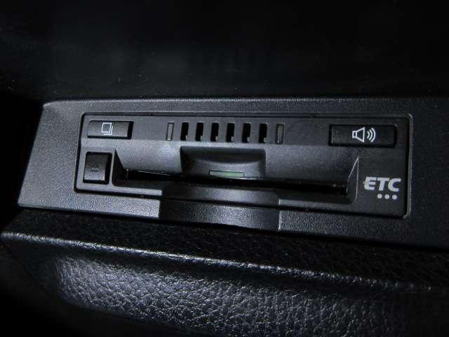 ヴォクシー ＺＳ　純正１０型ナビ／１２．１型フリップ地デジＢカメラＴＯＹＯＴＡセーフティＰＣＳ／ＬＤＡ／ＡＨＢ／クルコン両側電動ドア前方ドラレコ純正１６ＡＷ（19枚目）