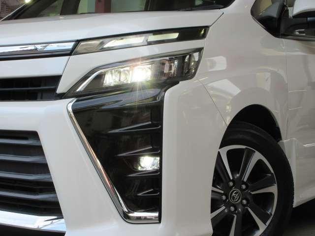 ヴォクシー ＺＳ　純正１０型ナビ／１２．１型フリップ地デジＢカメラＴＯＹＯＴＡセーフティＰＣＳ／ＬＤＡ／ＡＨＢ／クルコン両側電動ドア前方ドラレコ純正１６ＡＷ（28枚目）