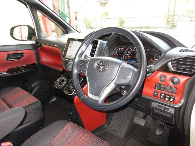 ヴォクシー ＺＳ　純正１０型ナビ／１２．１型フリップ地デジＢカメラＴＯＹＯＴＡセーフティＰＣＳ／ＬＤＡ／ＡＨＢ／クルコン両側電動ドア前方ドラレコ純正１６ＡＷ（46枚目）