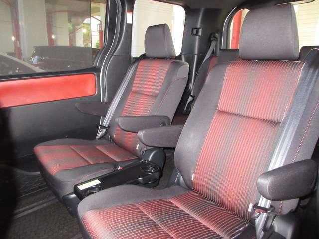 ヴォクシー ＺＳ　純正１０型ナビ／１２．１型フリップ地デジＢカメラＴＯＹＯＴＡセーフティＰＣＳ／ＬＤＡ／ＡＨＢ／クルコン両側電動ドア前方ドラレコ純正１６ＡＷ（66枚目）
