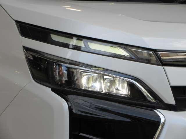 ヴォクシー ＺＳ　純正１０型ナビ／１２．１型フリップ地デジＢカメラＴＯＹＯＴＡセーフティＰＣＳ／ＬＤＡ／ＡＨＢ／クルコン両側電動ドア前方ドラレコ純正１６ＡＷ（69枚目）