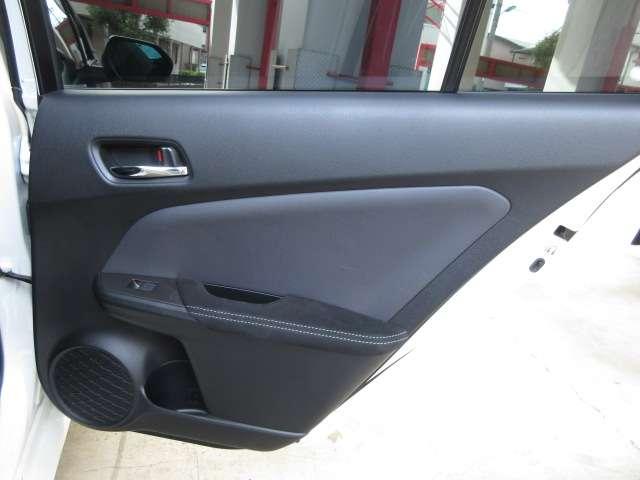 プリウスＰＨＶ Ｓナビパッケージ・ＧＲスポーツ　純正９型ナビ地デジＢカメラ専用半革暖シートＡＵＴＯ付ＬＥＤ／フォグ／デイライト専用足廻り１８ＡＷ（61枚目）