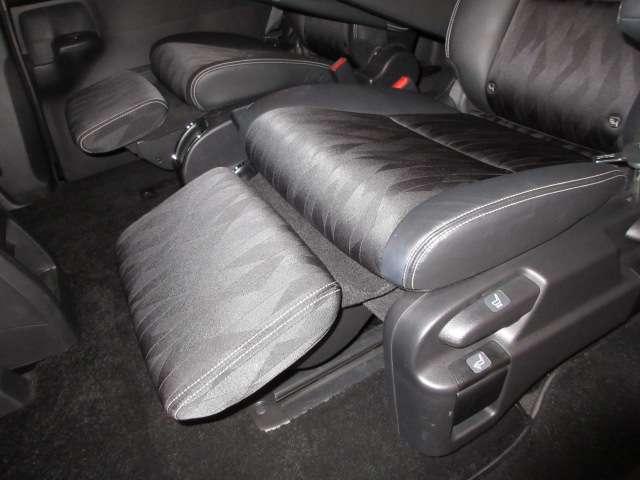 オデッセイ アブソルート・EXホンダセンシング 純正9型ナビ地デジBカメラHONDAセンシングCMBS/LKAS/BSM/誤発進制御/追従クルーズ両側電動ドア黒半革電動暖シート純正17AW(40枚目)