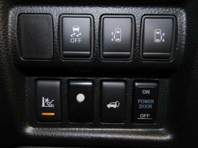 エルグランド 350ハイウェイスタープレミアム メーカーOPナビ/後席Rエンター地デジ全周囲カメラ黒本革電動暖シート両側電動/RゲートEブレーキ/誤発進制御/追従クルーズ純正18AW(17枚目)