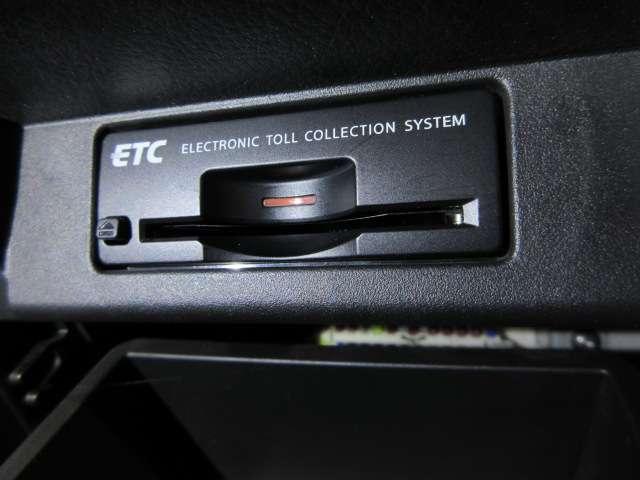 エルグランド 350ハイウェイスタープレミアム メーカーOPナビ/後席Rエンター地デジ全周囲カメラ黒本革電動暖シート両側電動/RゲートEブレーキ/誤発進制御/追従クルーズ純正18AW(23枚目)