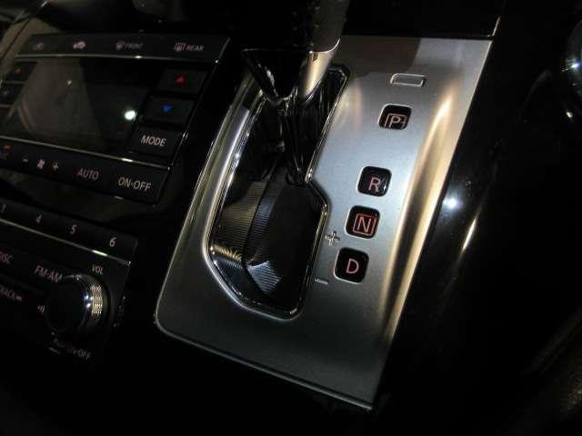 エルグランド 350ハイウェイスタープレミアム メーカーOPナビ/後席Rエンター地デジ全周囲カメラ黒本革電動暖シート両側電動/RゲートEブレーキ/誤発進制御/追従クルーズ純正18AW(25枚目)