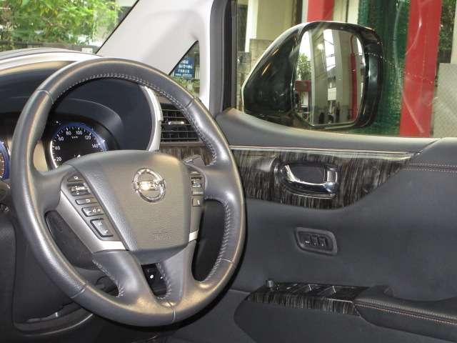 エルグランド 350ハイウェイスタープレミアム メーカーOPナビ/後席Rエンター地デジ全周囲カメラ黒本革電動暖シート両側電動/RゲートEブレーキ/誤発進制御/追従クルーズ純正18AW(30枚目)