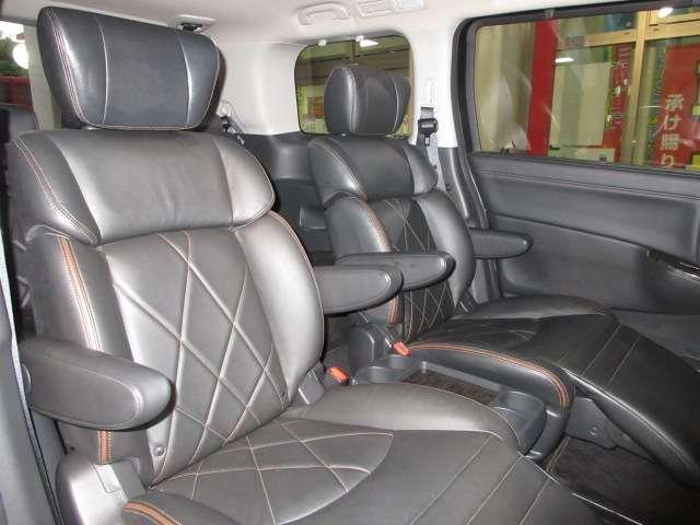 エルグランド 350ハイウェイスタープレミアム メーカーOPナビ/後席Rエンター地デジ全周囲カメラ黒本革電動暖シート両側電動/RゲートEブレーキ/誤発進制御/追従クルーズ純正18AW(68枚目)