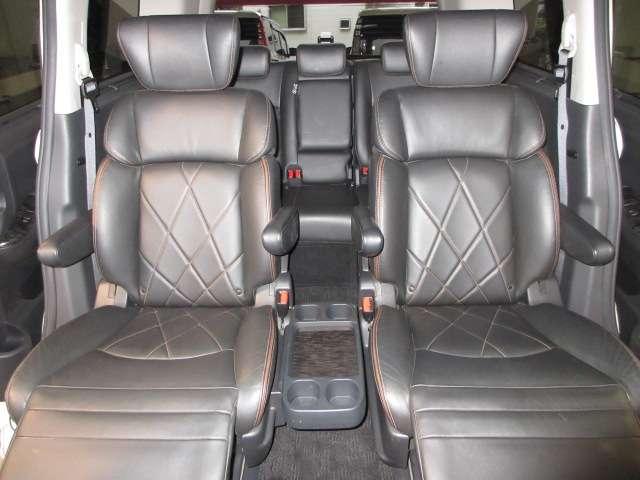 エルグランド 350ハイウェイスタープレミアム メーカーOPナビ/後席Rエンター地デジ全周囲カメラ黒本革電動暖シート両側電動/RゲートEブレーキ/誤発進制御/追従クルーズ純正18AW(70枚目)