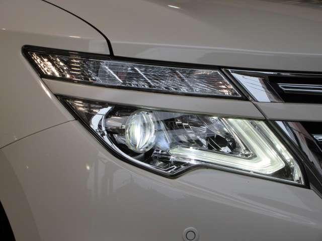 エルグランド 350ハイウェイスタープレミアム メーカーOPナビ/後席Rエンター地デジ全周囲カメラ黒本革電動暖シート両側電動/RゲートEブレーキ/誤発進制御/追従クルーズ純正18AW(72枚目)