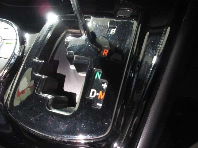 ノア Si ダブルバイビー 1オナALPINEナビSD録音フルセグS/BカメラETC両側電動ドア革巻ステア PCS/LDA/AHB付LED フォグI-STOP クルコン A格納ウインカミラー TRDエアロTANABEサス純正AW(19枚目)