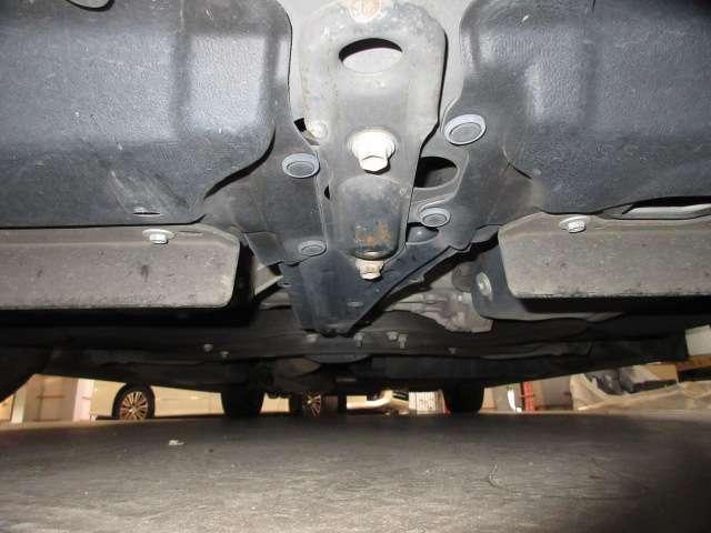 ノア Si ダブルバイビー 1オナALPINEナビSD録音フルセグS/BカメラETC両側電動ドア革巻ステア PCS/LDA/AHB付LED フォグI-STOP クルコン A格納ウインカミラー TRDエアロTANABEサス純正AW(77枚目)