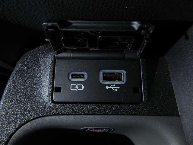 シエンタ ハイブリッドＺ　寒冷地１オナ純正１０．５型ＤＡナビ地デジ全周囲カメラＰＣＳ／ＬＴＡ／ＢＳＭ／ＲＣＴＡ／ＰＤＡ／ＰＫＳＢ／追従クルーズ両側電動シート／ステアヒーター純正ＯＰ１５ＡＷ（10枚目）