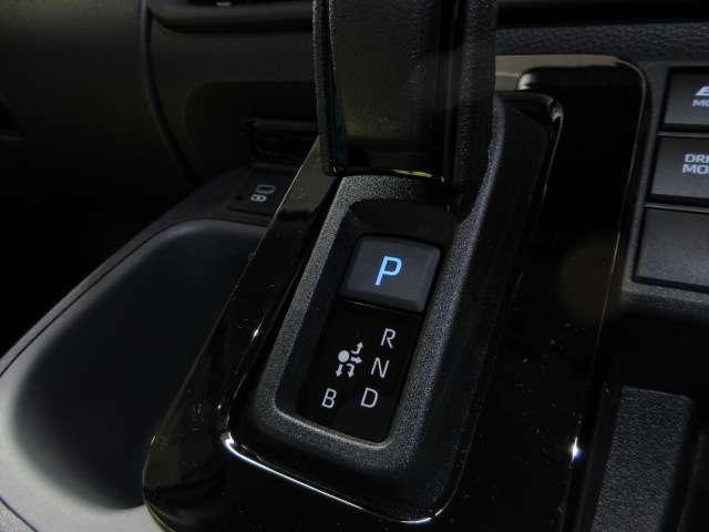 シエンタ ハイブリッドＺ　寒冷地１オナ純正１０．５型ＤＡナビ地デジ全周囲カメラＰＣＳ／ＬＴＡ／ＢＳＭ／ＲＣＴＡ／ＰＤＡ／ＰＫＳＢ／追従クルーズ両側電動シート／ステアヒーター純正ＯＰ１５ＡＷ（23枚目）