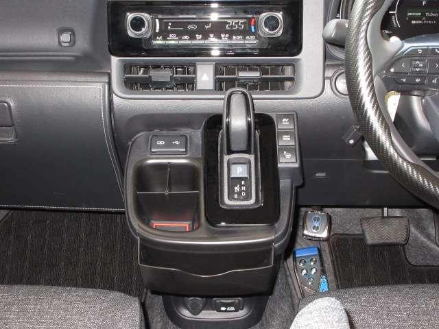 シエンタ ハイブリッドZ 寒冷地1オナ純正10.5型DAナビ/後席フリップ地デジ全周囲カメラAパークALPINEデジタルミラーPCS/LTA/BSM/RCTA/PKSB/PDA/追従クルーズMODELLISTAエアロ/15AW(61枚目)