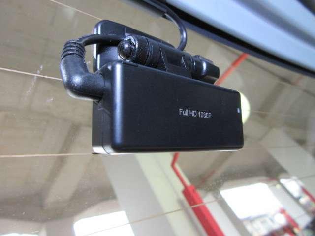 フリードハイブリッド ハイブリッド・Ｇ　Ｓパッケージ純正９型ナビ地デジＢカメラ前後ドラレコＨＯＮＤＡセンシングＣＭＢＳ／ＬＫＡＳ／誤発進制御／追従クルーズ両側電動ドア黒半革暖シート純正１５ＡＷ（16枚目）