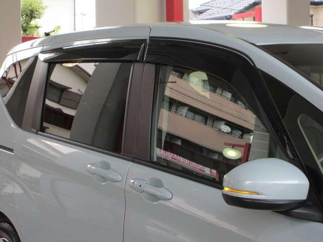 フリードハイブリッド ハイブリッド・Ｇ　Ｓパッケージ純正９型ナビ地デジＢカメラ前後ドラレコＨＯＮＤＡセンシングＣＭＢＳ／ＬＫＡＳ／誤発進制御／追従クルーズ両側電動ドア黒半革暖シート純正１５ＡＷ（26枚目）